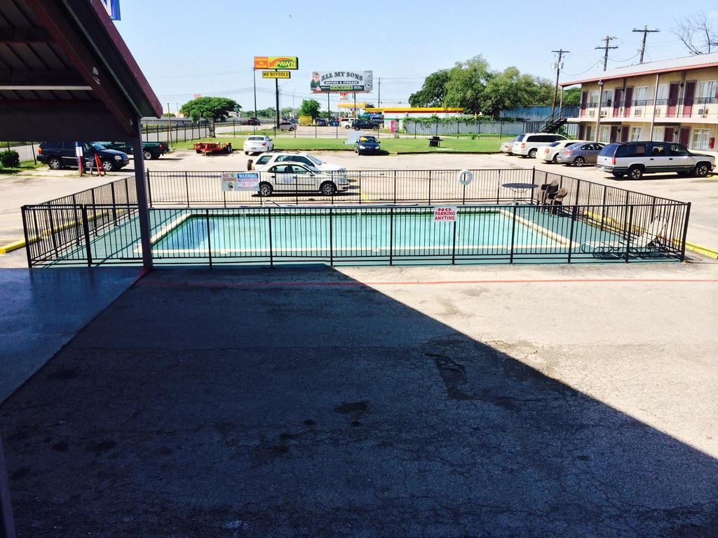 Austin Motor Inn エクステリア 写真